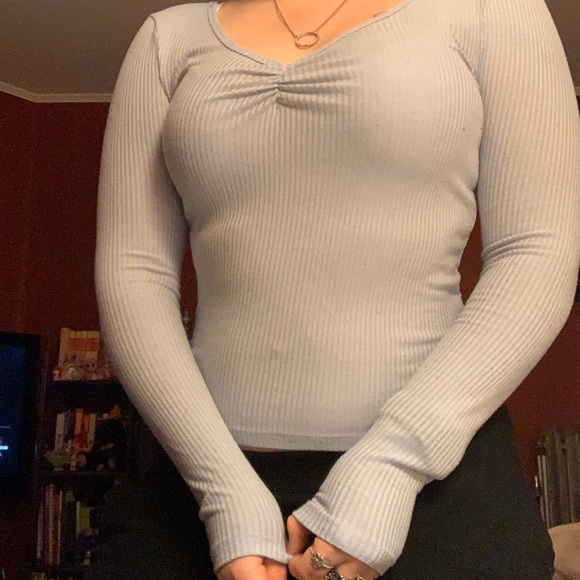 Vneck, ribbed long sleeve baby blue shirt. - Picture 3 of 4